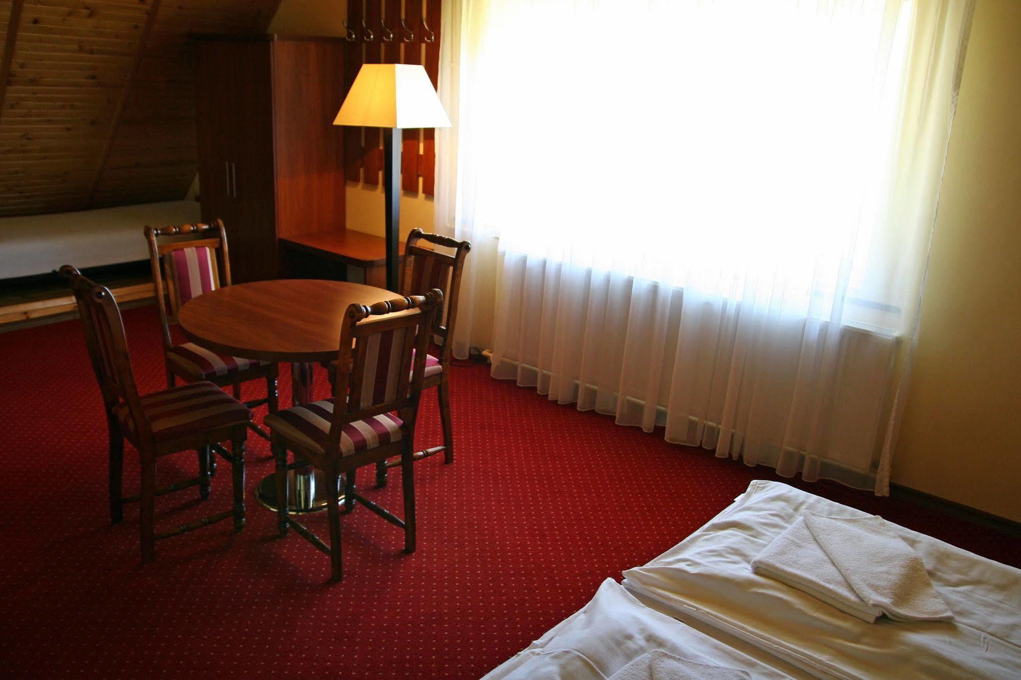 גיז'יצקו Hotel Mazury מראה חיצוני תמונה
